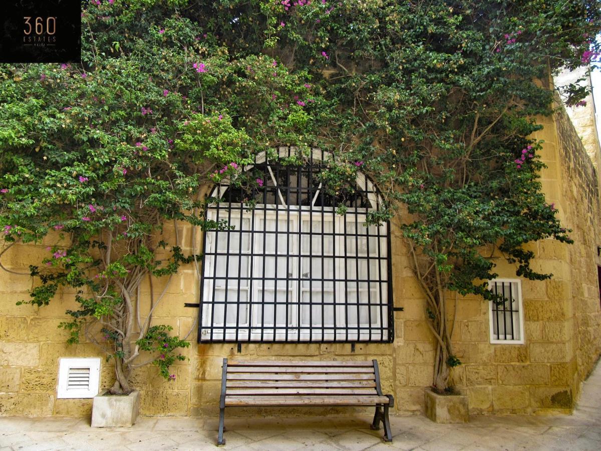 Ferienwohnung Palazzo 16Th Century Mdina, Opposite St Paul'S Cathedral By 360 Estates Exterior foto